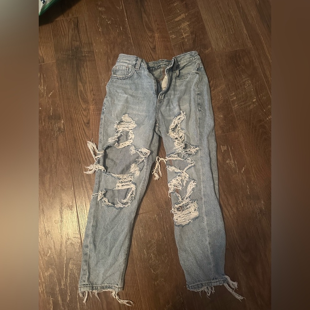 American eagle mom jeans with rips